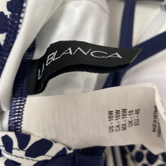 la Blanca tummy control navy and white swimsuit 16w ☀️ 🏖️ NWT - Picture 9 of 11